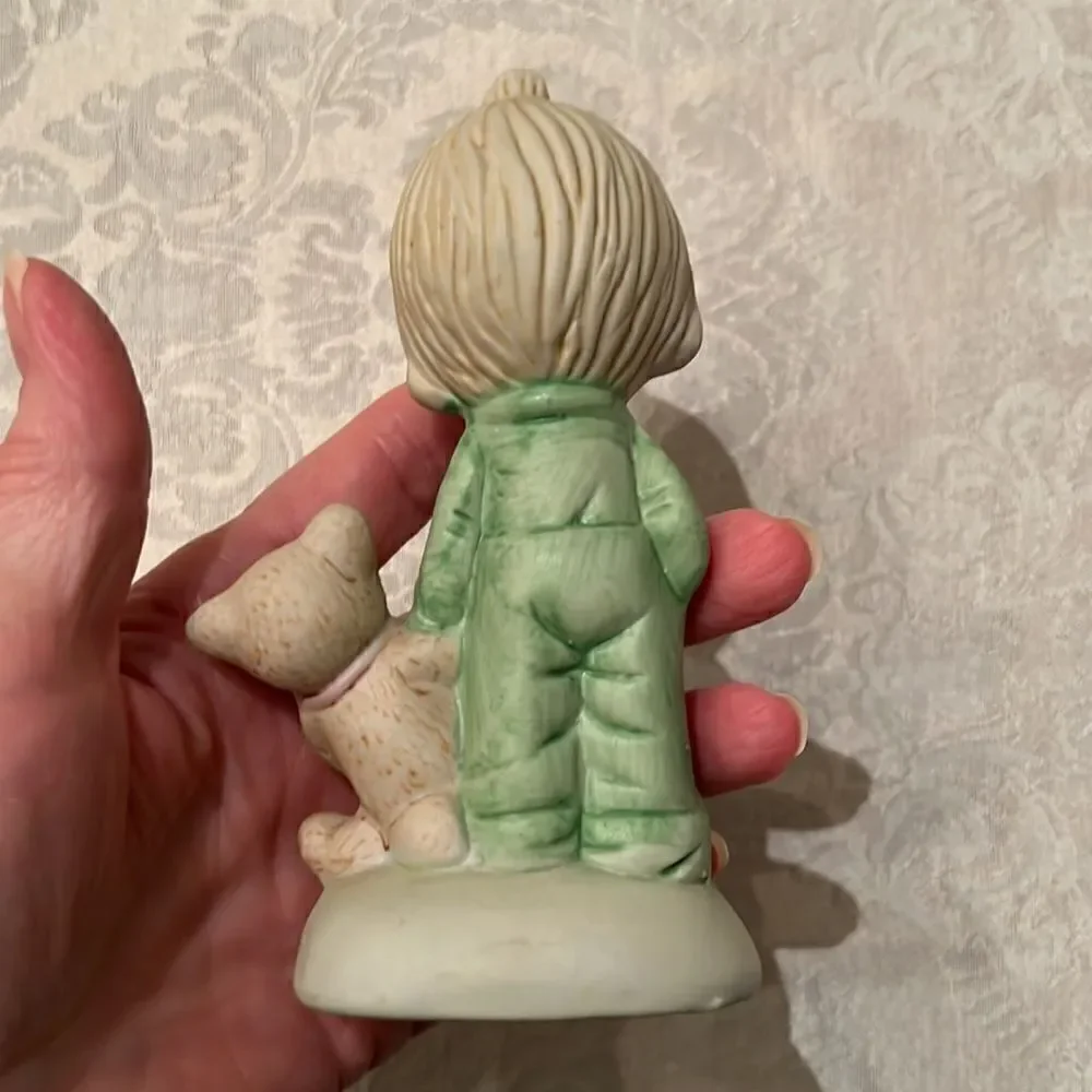 Vintage girl & boy porcelain figurines no chips cracks or discoloration EVC